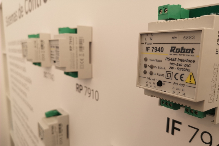 Communication interface IF7940, standard Modbus RTU